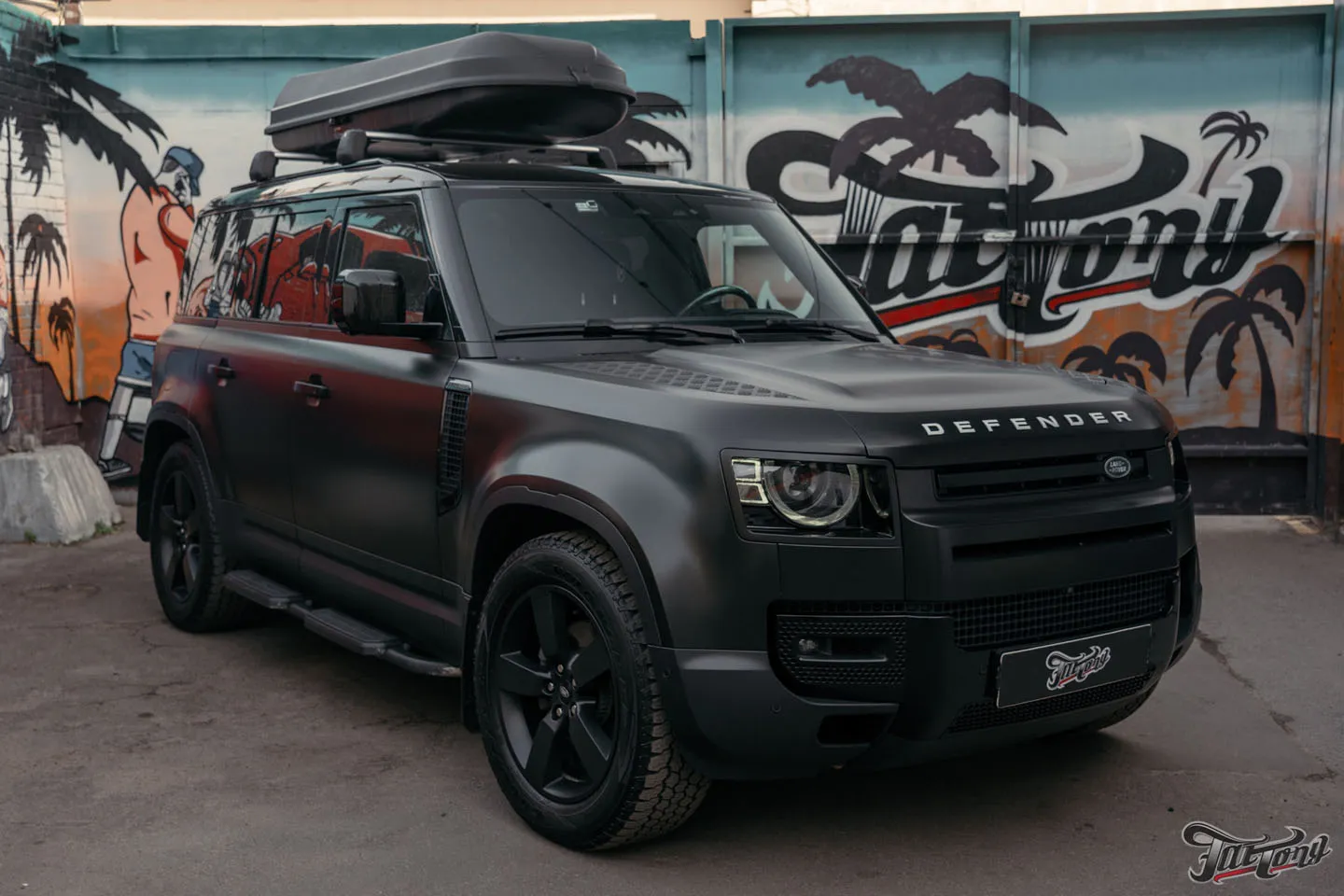Изготовили ложемент вместо 3 ряда сидений для Land Rover Defender